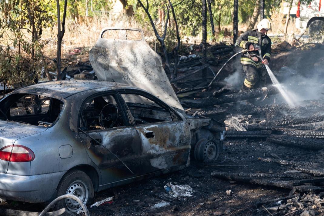 Сгорело 6 кг. В Красноармейском районе сожгли автомобиль Волгоград. Сожгли машины на Скворцова Степанова сегодня ночью. Девушку облили бензином и сожгли в Гватемале.