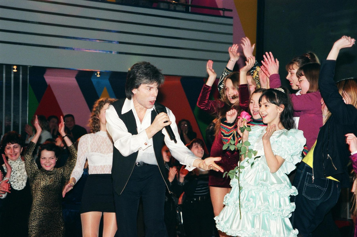 Каким был шоу-бизнес 25 лет назад? Делитесь вашими фотографиями со звездами и становитесь частью проекта Woman.ru