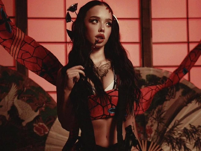 Far Cry erotik sahnasidan Valeriya