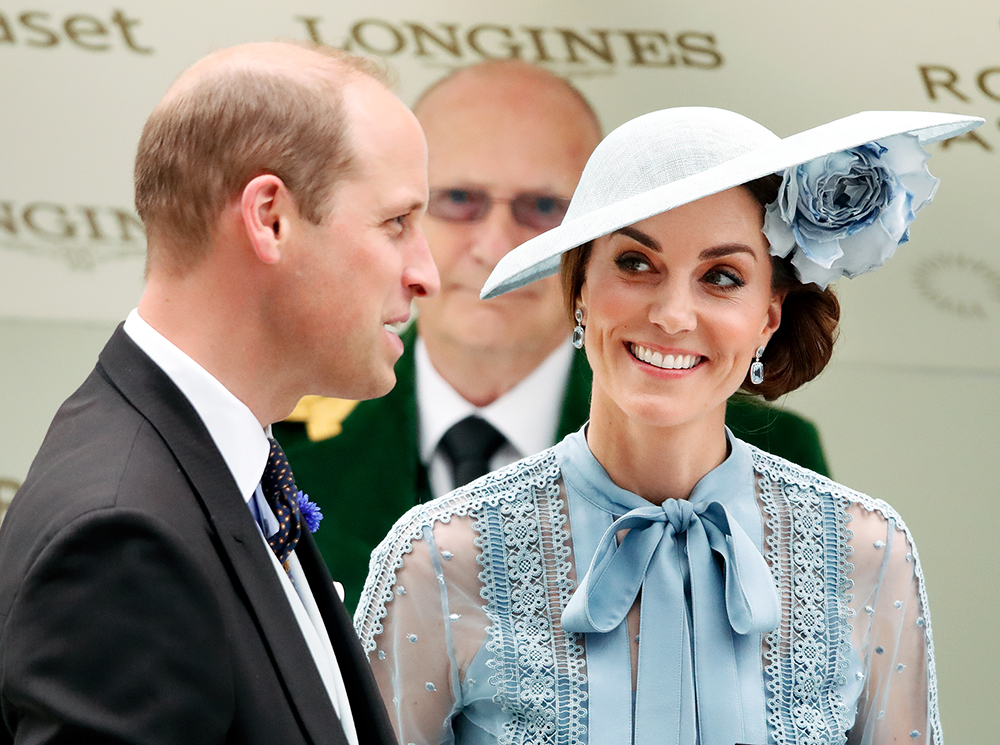 Расходы Кембриджских на «дорогу с бриллиантами» возмутили британцев | marieclaire.ru