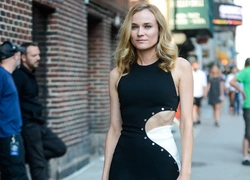 Диана Крюгер в платье Mugler на теле-шоу в Нью-Йорке