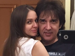 52-летний Кай Метов намекнул, что расстался с 30-летней возлюбленной