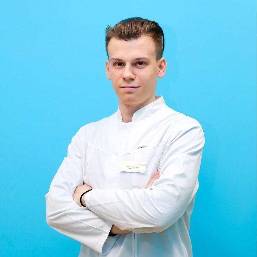 <p>Максим Корнилов </p>