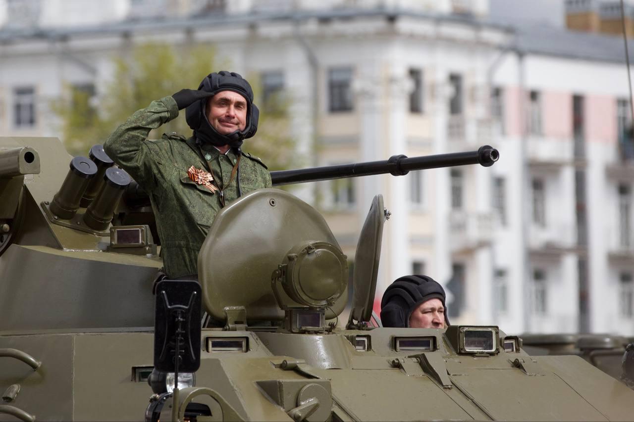 Колонны военных и техники: репортаж с ярославского Парада Победы
