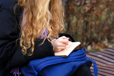 Салон красоты выплатит омичке 260 тыс. за испорченные волосы