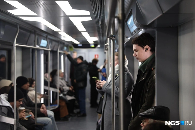 Так выглядит салон пятивагонного состава | Источник: Александр Ощепков / NGS.RU