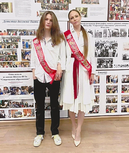 Как и папа, Тони предпочитает носить длинные волосы и заниматься хип-хопом