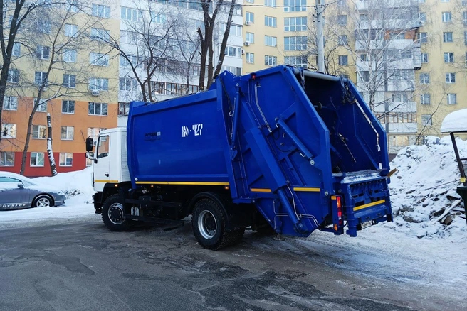 На маршруты в Самарской области вышли 4 мусоровоза и 2 ломовоза | Источник: ЭкоСтройРесурс