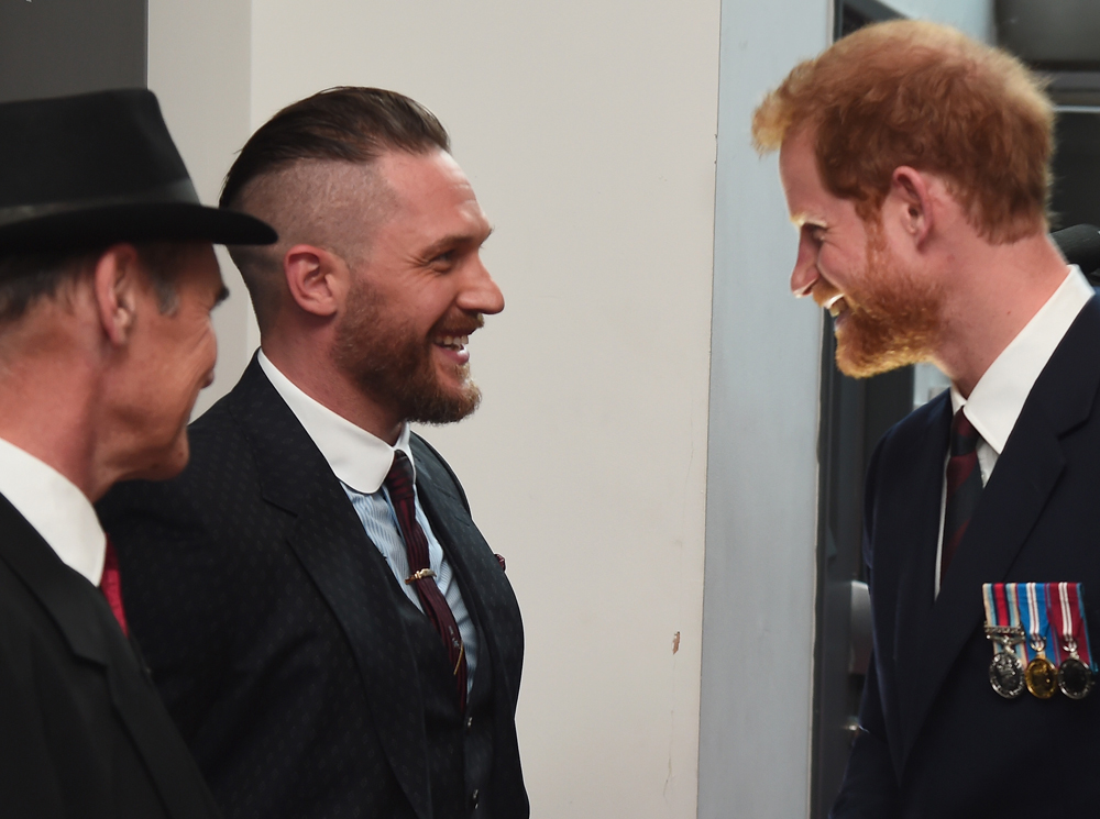 Том Харди стал Командором Британской империи (и это не очередная роль) | marieclaire.ru