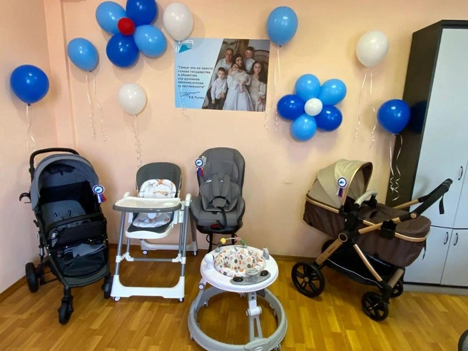 В пунктах бесплатного проката родители могут взять вещи для малышей | Источник: Министерство труда и социального развития Ростовской области