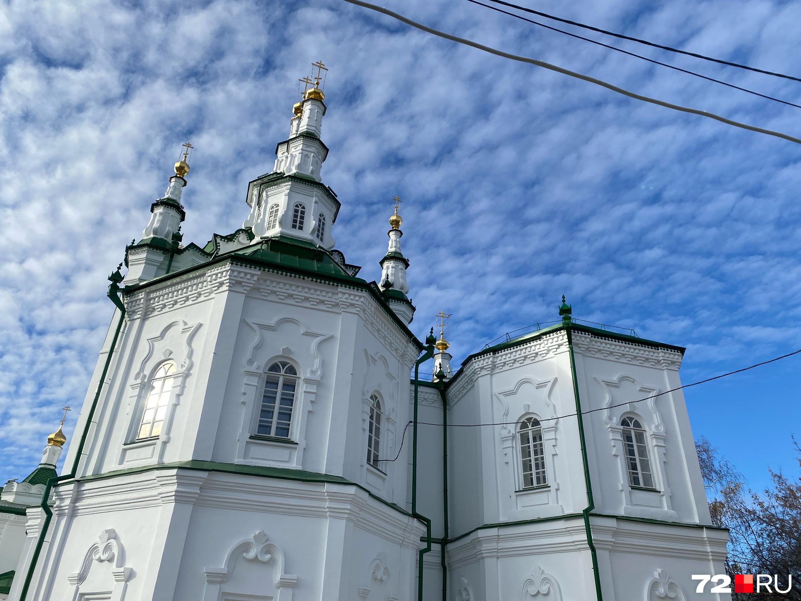 Прихожанам вернули церковь в центре Тюмени — посмотрите, какой стала Спасская после реставрации 