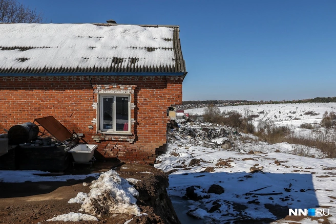 Дом на улице Новой частично разрушился | Источник: Наталья Бурухина / NN.RU