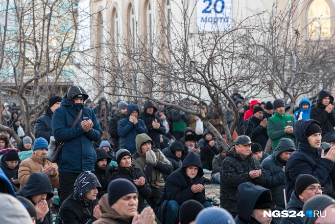 О чем молятся люди, мы спросили, когда намаз закончился | Источник: Мария Ленц / NGS24.RU