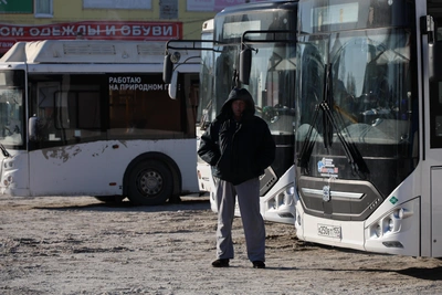 Омичи жалуются на транспорт: высадка детей, отсутствие автобусов