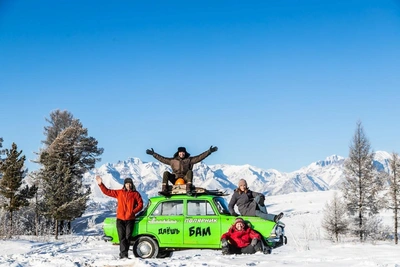 Moscvich-polar explorer reaches Char sands in epic Russia journey