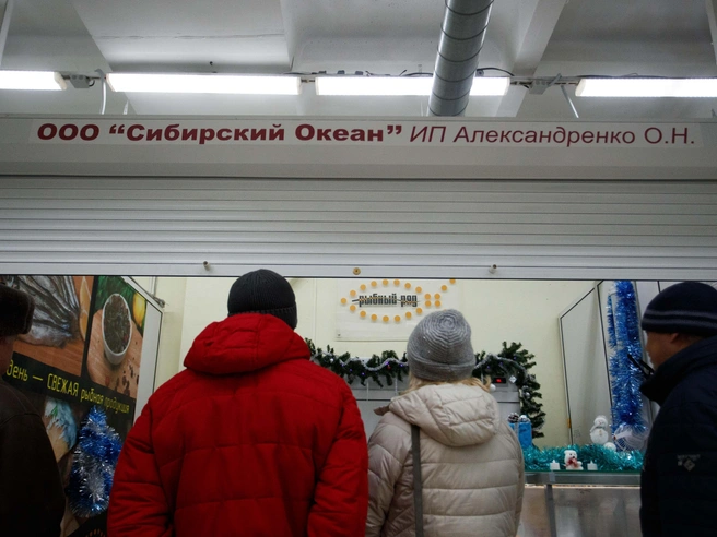 Посетители приходят сюда не столько за низкой ценой, сколько в поисках максимально свежих продуктов. | Источник: Андрей Бортко / NGS.RU