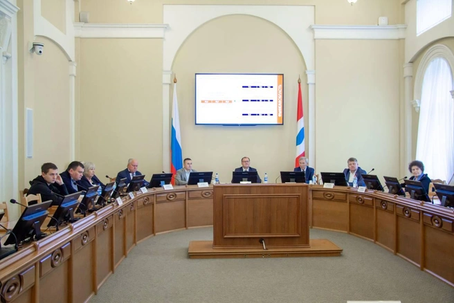 После обсуждения комитет рекомендовал принять проект бюджета в первом чтении | Источник: пресс-служба Законодательного Собрания Омской области