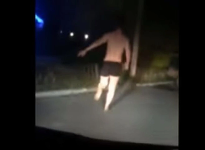 Видео: по Рыбному бегает полуобнаженный мужчина | ya62.ru