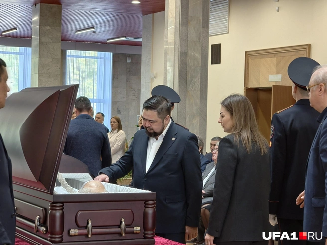 Азат Бадранов с супругой (ныне ректор БАГСУ) | Источник: Булат Салихов / UFA1.RU