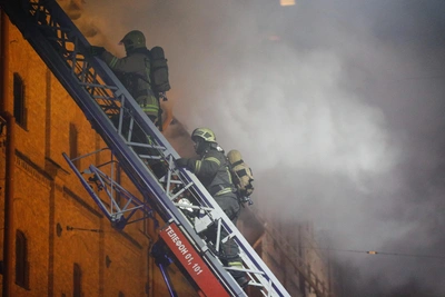 На проспекте КИМа эвакуировали 11 человек при пожаре