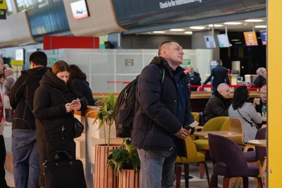 Аэропорт в Казани открылся через час