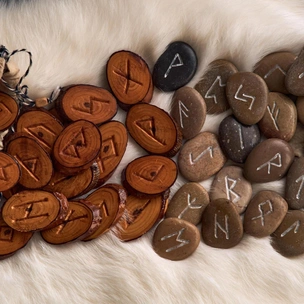 Рунический гороскоп на весну 2024 год: что ждет каждый знак Зодиака