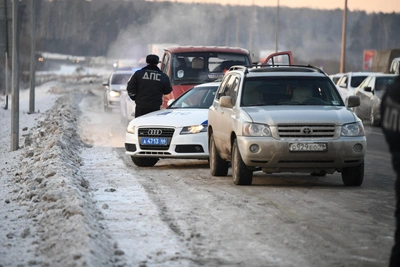 Грузовик MAN опрокинулся на трассе в Томской области