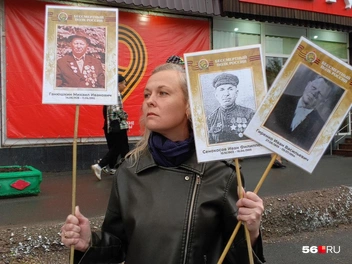 «Спасибо вам за этот марш победный! Спасибо вам за память о войне!» | Источник: Владислав Митрошин / 56.RU