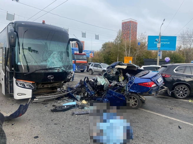 Водитель Hyundai Solaris погиб на месте ДТП  | Источник: пресс-служба Госавтоинспекции Удмуртии 