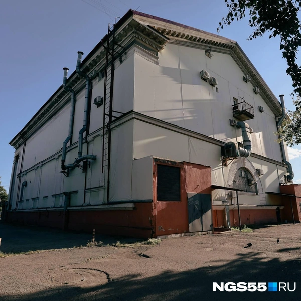 Вид на здание с обратной стороны | Источник: Кирилл Башинский / NGS55.RU
