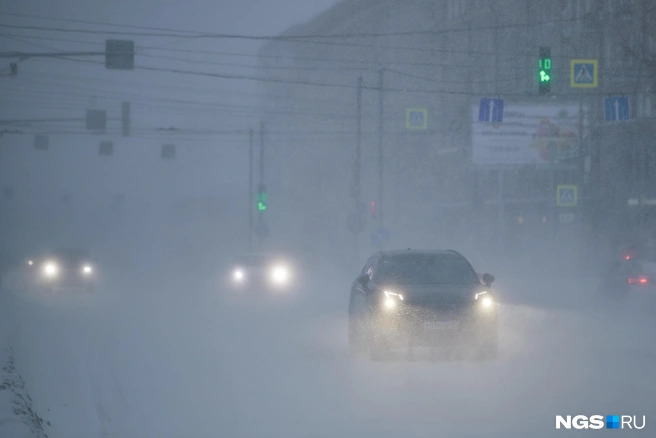 Сохраните эти полезные номера | Источник: Александр Ощепков / NGS.RU