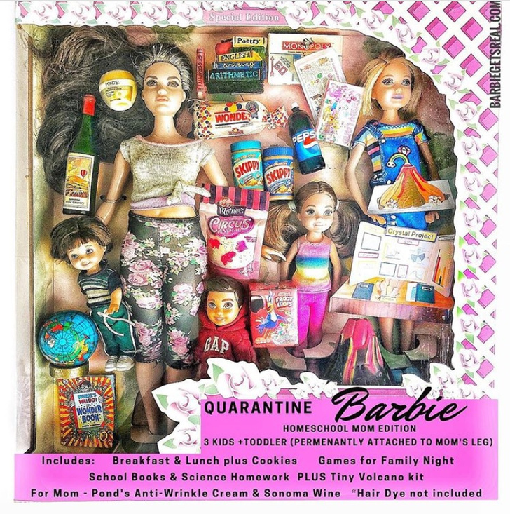 Художница создала реалистичную серию кукол «Барби на карантине»