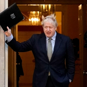 Как триумф Бориса Джонсона на выборах повлияет на Brexit, Британию и королевскую семью