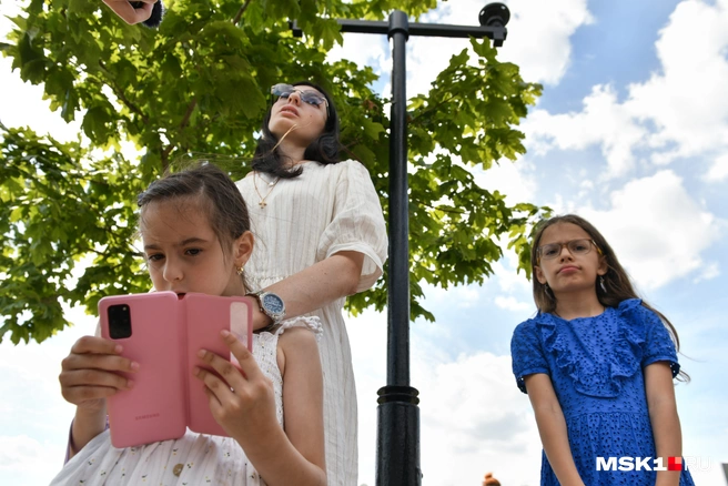 Три стадии принятия ретроградного Меркурия: недоверие, раздражение и тихая печаль над разряженным телефоном | Источник: Артем Устюжанин / MSK1.RU