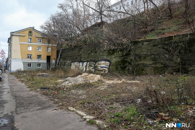 Пустое место, что осталось на месте здания | Источник: Наталья Бурухина