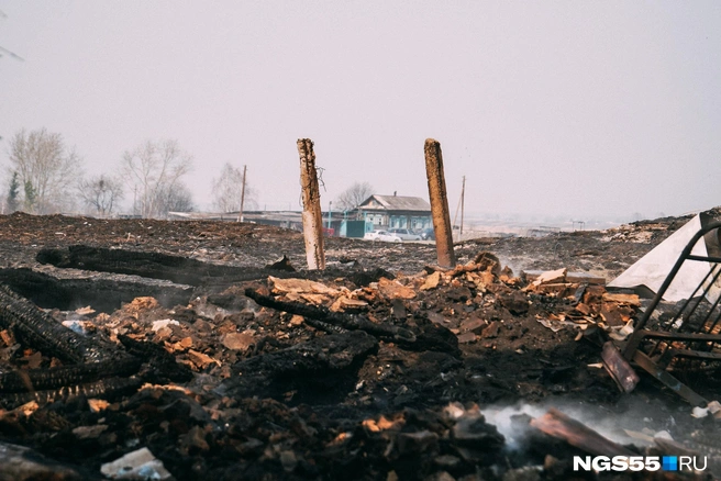 В 2023 году от деревни осталось пепелище. Наши корреспонденты ездили в Чистоозерье в то время  | Источник: Елена Латыпова / NGS55.RU 