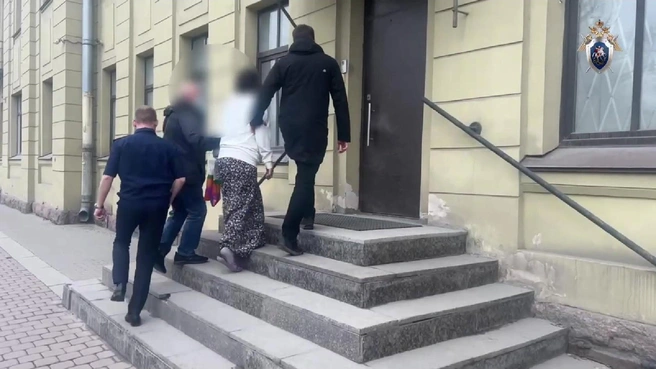 Карманницам в юбках в Петербурге предъявлено обвинение в охоте на айфоны | Источник: Официальный канал Главного следственного управления Следственного комитета России по городу Санкт-Петербургу
