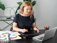 Подписки на знания: как новый формат обучения вытесняет привычные онлайн-курсы