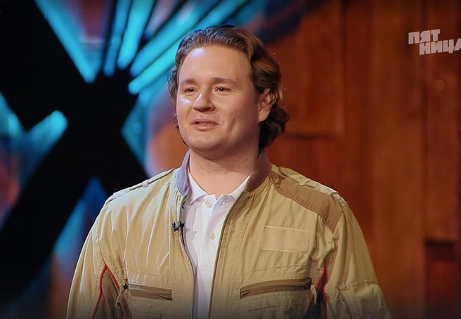 Иван готовил на федеральном канале | Источник: кадр из шоу «Битва шефов» (16+), телеканал «Пятница!», 2025 год