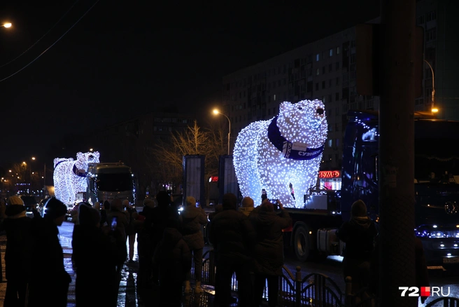 Людей на улице было очень много. Особенно в Зареке  | Источник: Ирина Шарова / 72RU