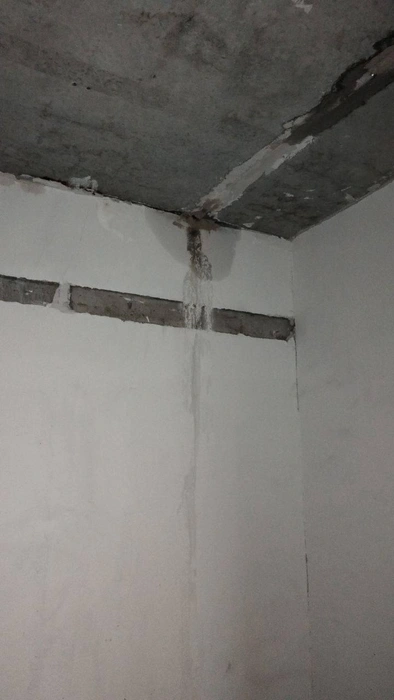 В квартирах дольщики нашли подтеки | Источник: 86.RU