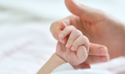 Петербургские депутаты разрешили тратить маткапитал на лечение детей — в первом чтении