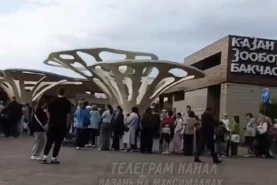 Стометровая очередь в зооботсад Казани