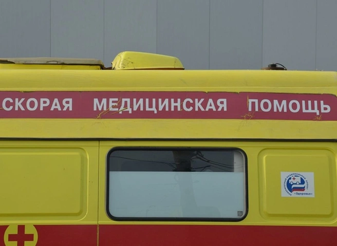 На Народном бульваре иномарка въехала в столб, пострадал ребенок | ya62.ru