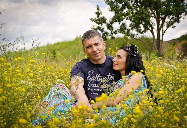 Первый муж Юлии, Виктор, умер от лимфомы — в честь него она назвала фонд и дом милосердия | Источник: из архива Юлии Свиридовой