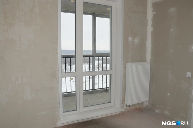 Новое жилье покупатель чаще приобретает без отделки, поэтому ремонт тоже придется заложить в список трат | Источник: Анна Золотова 