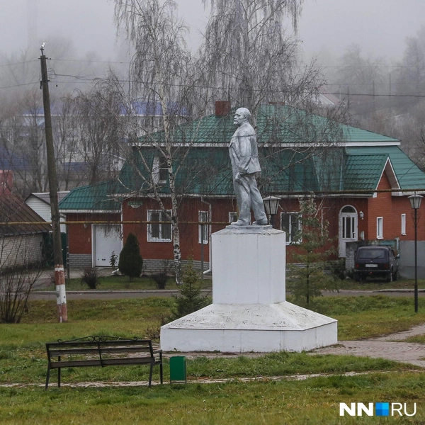 Памятник Владимиру Ленину на одноименной площади | Источник: Наталья Бурухина / NN.RU