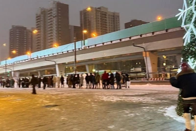 Утренний снегопад вызвал масштабные заторы в Москве и Подмосковье