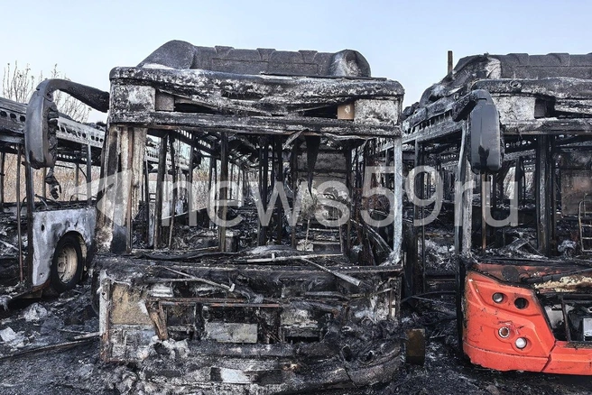 Поджигатели предположительно устроили пожар в этом автобусе | Источник: Василина Любимова / 59.RU
