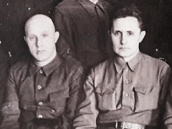 Иван Алексеевич Кузнецов и Михаил Афанасьевич Константинов | Источник: из газеты «Забайкальский рабочий»